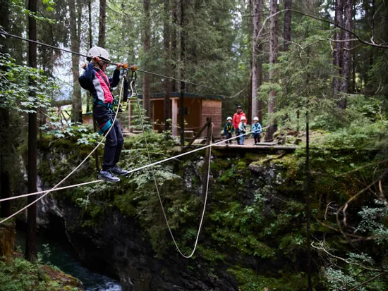 Bergabenteuer___Bergschule_Kleinwalsertal_x_Kleinwalsertal_Tourismus_Oliver_Farys__c__Oliver_Farys_-_Kleinwalsertal_Tourismus_eGen.jpg